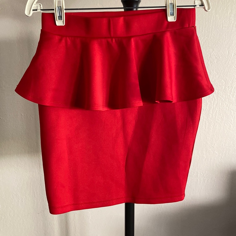2B Bebe womens red skirt - SIZE SMALL